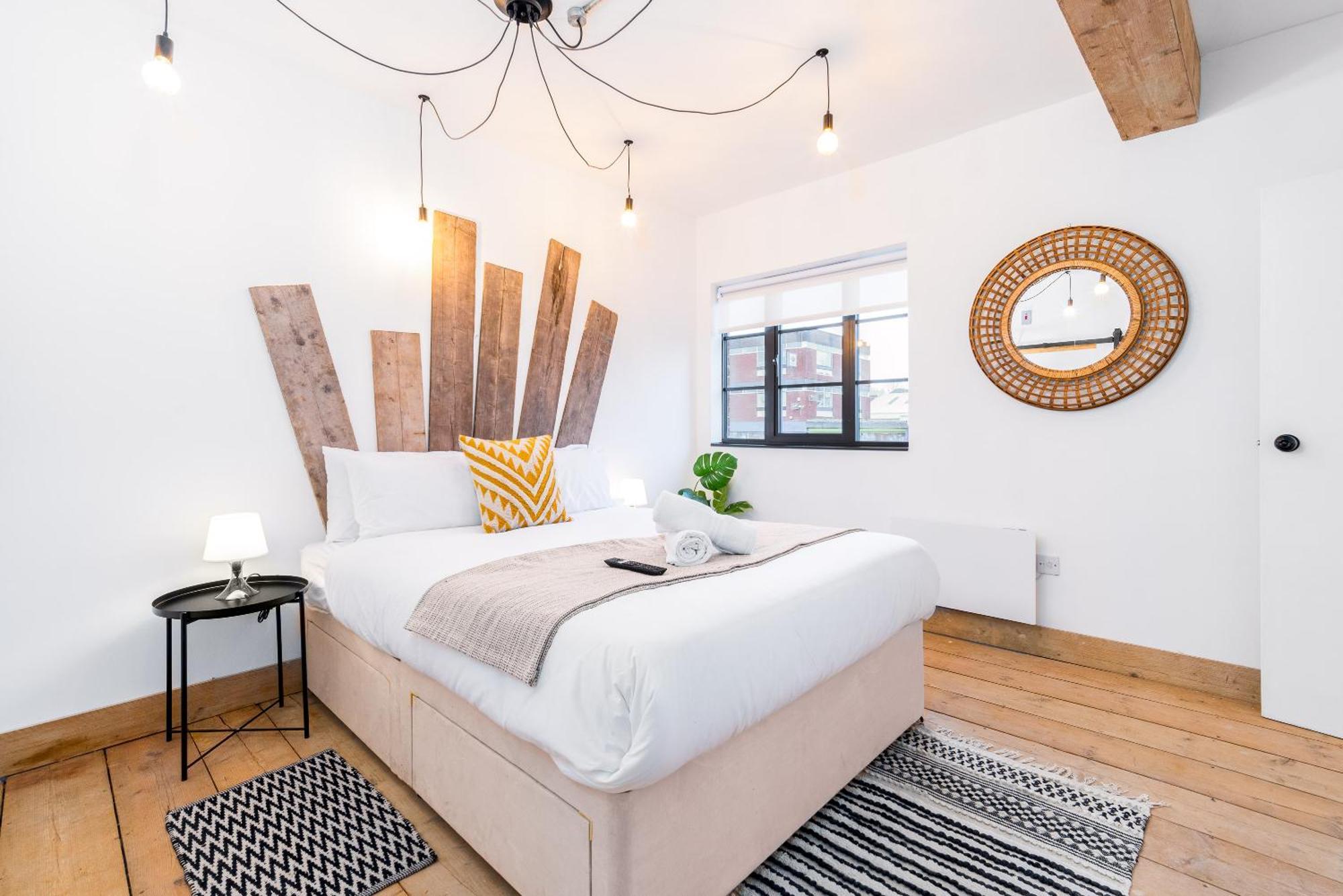 Birmingham City Centre - Loft Style Apartment - Free Wifi & Netflix - On Street Parking - 1Nt Exterior photo