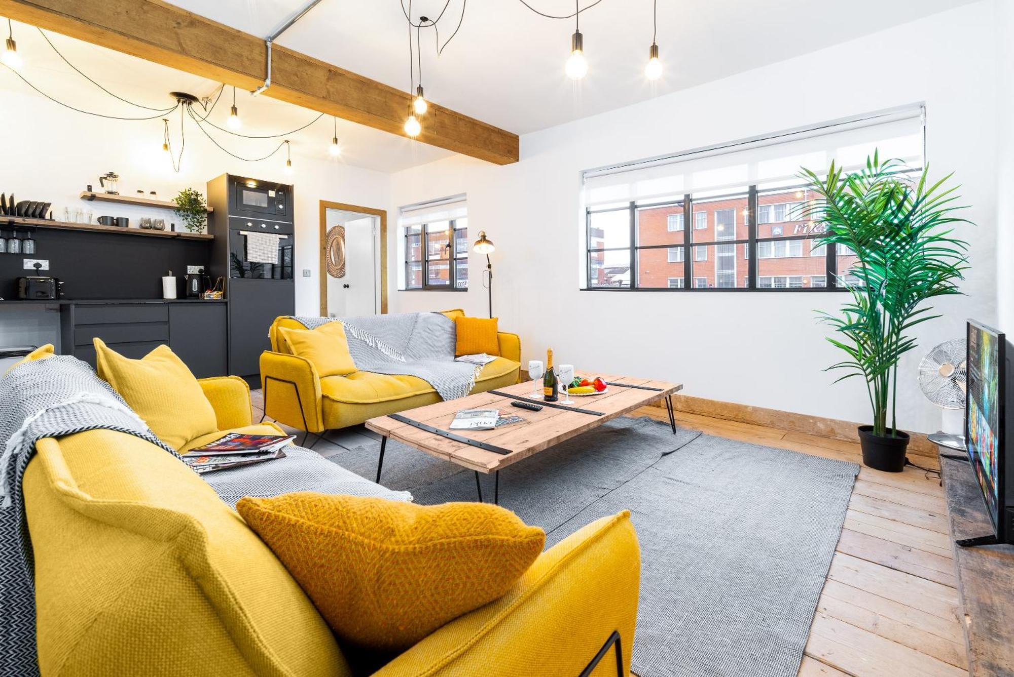 Birmingham City Centre - Loft Style Apartment - Free Wifi & Netflix - On Street Parking - 1Nt Exterior photo