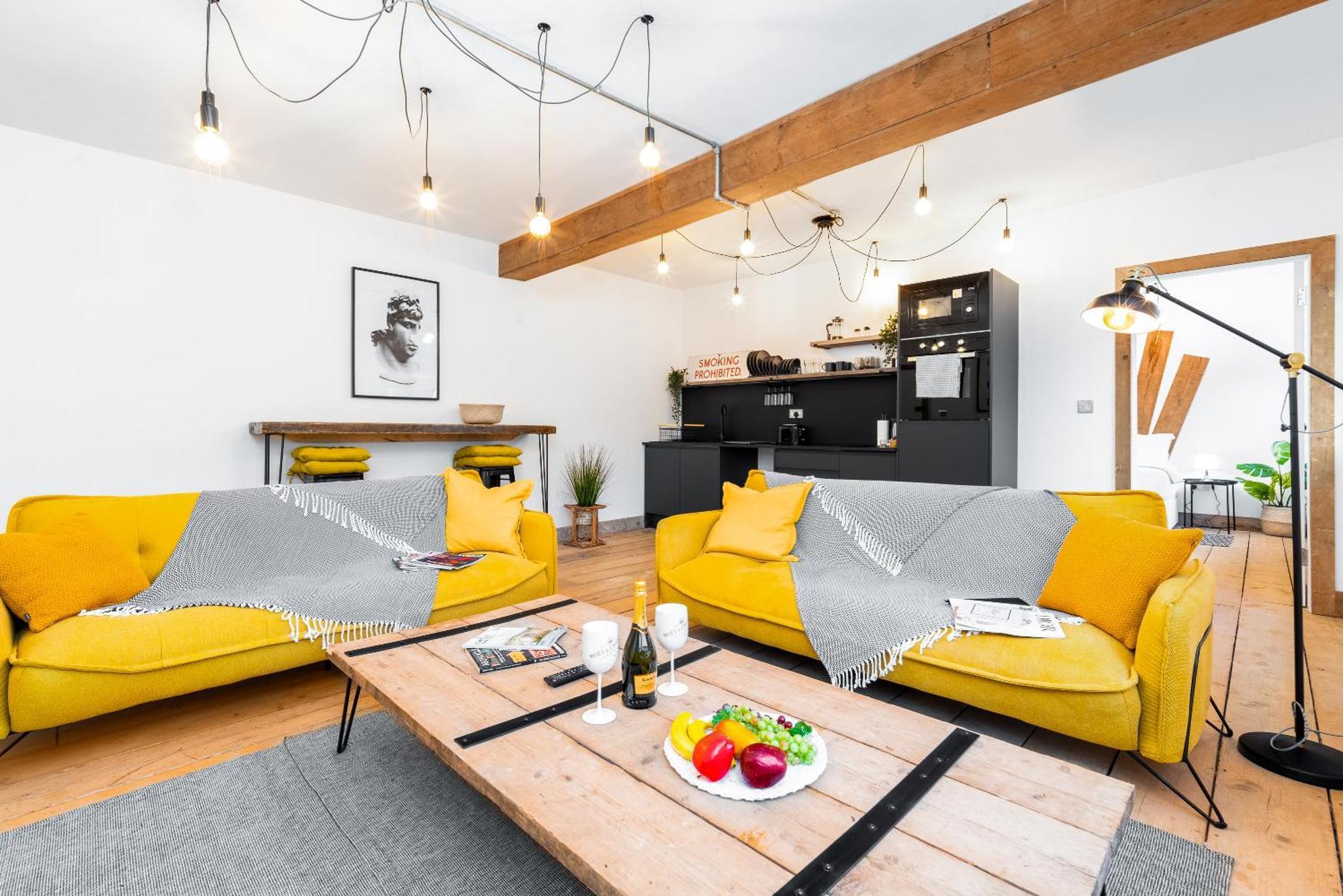 Birmingham City Centre - Loft Style Apartment - Free Wifi & Netflix - On Street Parking - 1Nt Exterior photo